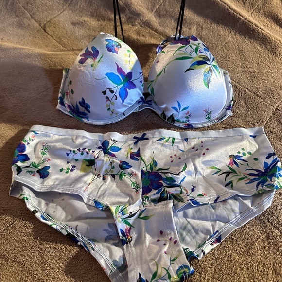 NWT VICTORIA’S SECRET 2 PIECE SET - Picture 4 of 8